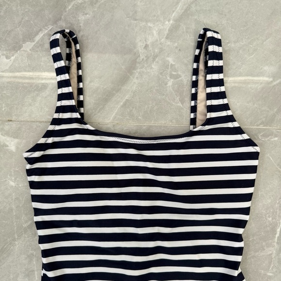 NWOT Women’s Joe Fresh Padded Striped One Piece Swimsuit Size XS - Picture 4 of 16